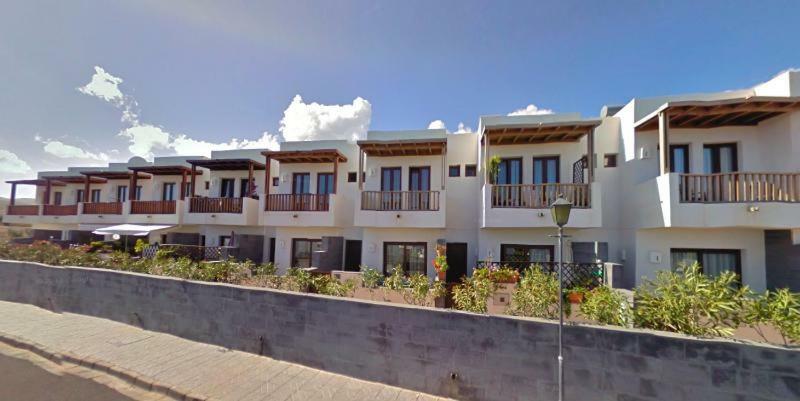 Comfy Duplex In Puerto Calero Apartment Exterior photo